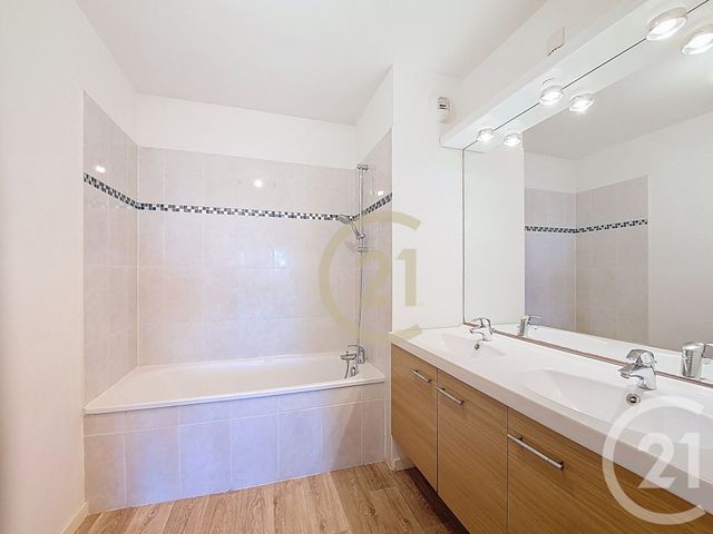 Appartement F3 à louer - 3 pièces - 56.94 m2 - ST SEBASTIEN SUR LOIRE - 44 - PAYS-DE-LOIRE - Century 21 Harmony