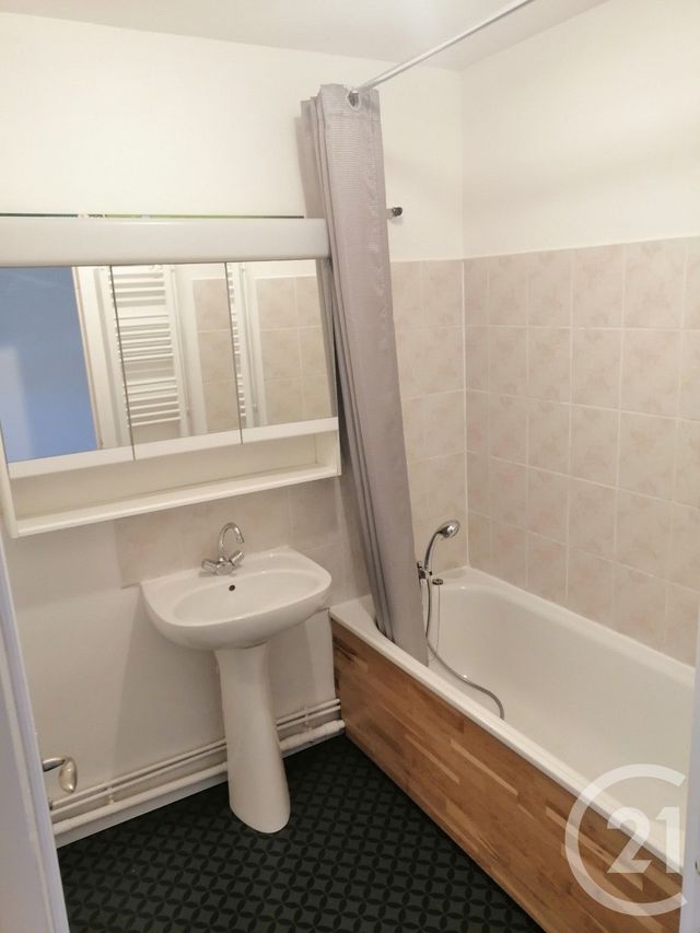 Appartement T5 à louer - 5 pièces - 90.48 m2 - REZE - 44 - PAYS-DE-LOIRE - Century 21 Harmony