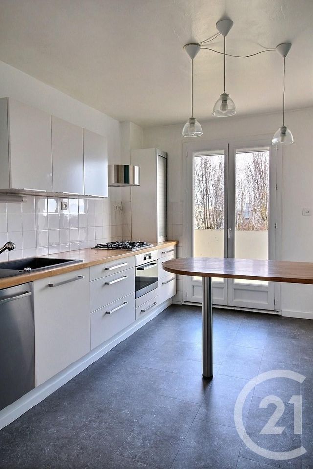 Appartement T5 à louer - 5 pièces - 90.48 m2 - REZE - 44 - PAYS-DE-LOIRE - Century 21 Harmony