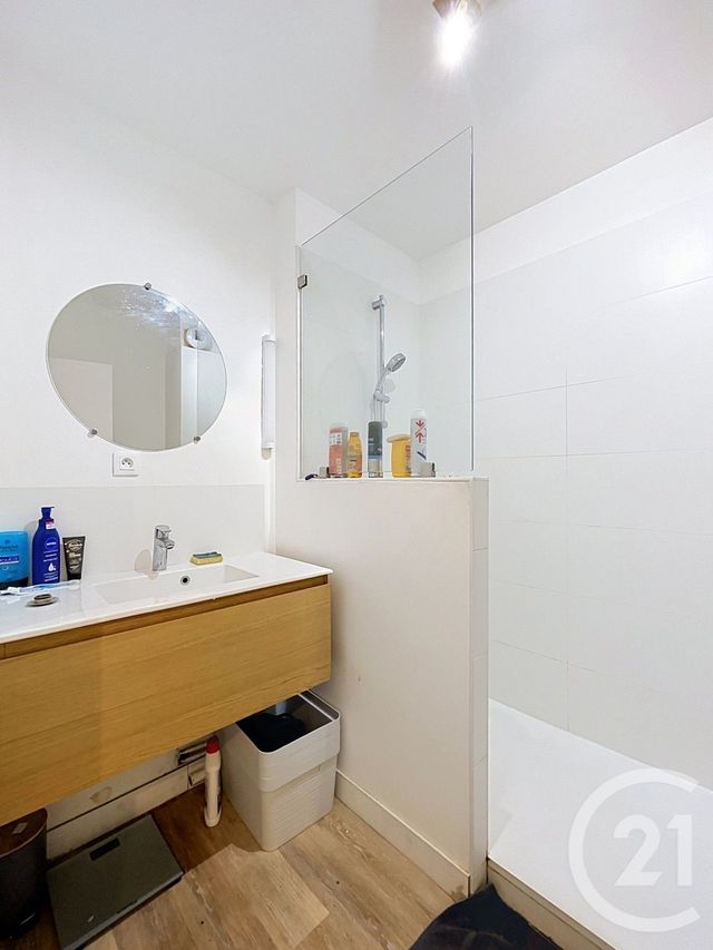 Appartement T4 à vendre - 4 pièces - 62.0 m2 - REZE - 44 - PAYS-DE-LOIRE - Century 21 Harmony