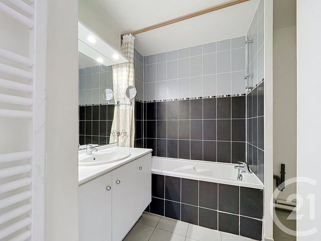 Appartement T3 à vendre - 3 pièces - 64.8 m2 - NANTES - 44 - PAYS-DE-LOIRE - Century 21 Harmony