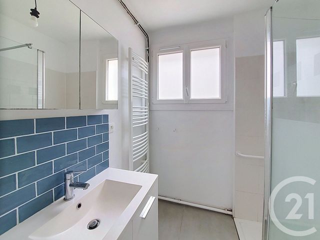 Appartement F4 à louer - 4 pièces - 77.15 m2 - REZE - 44 - PAYS-DE-LOIRE - Century 21 Harmony