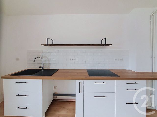 Appartement F4 à louer - 4 pièces - 77.15 m2 - REZE - 44 - PAYS-DE-LOIRE - Century 21 Harmony