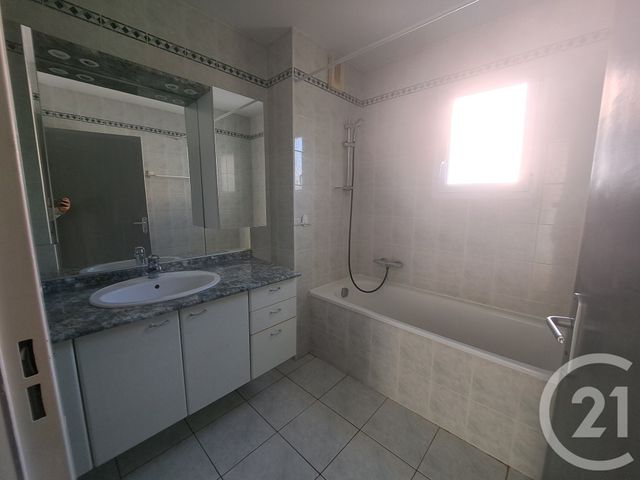 Appartement F3 à louer - 3 pièces - 66.53 m2 - REZE - 44 - PAYS-DE-LOIRE - Century 21 Harmony
